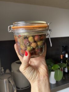 RECETTE-D-OLIVES-PAR-PROCÉDÉ-DE-LACTO-FERMENTATION -À-CHAUD-OU-A-FROID -AU-Green-Lab------Ecolieu-et-ferme-alternative-de-Green-et-Local- LIEU-ECOLOGIQUE-ET-VIVANT