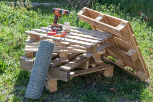 Créer-un-compost-en-palette-tuto-bricolage-fait-maison-ecolieu-green-lab-de-green-et-local-eco-habitation-vaucluse